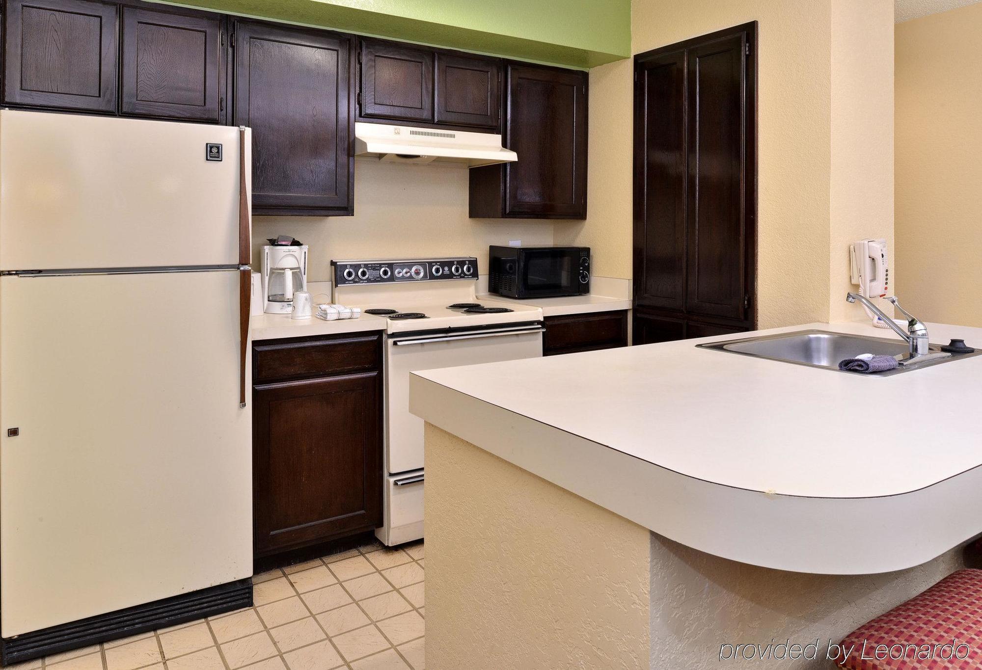 Americas Best Value Inn & Suites Extended Stay - Tulsa Eksteriør billede
