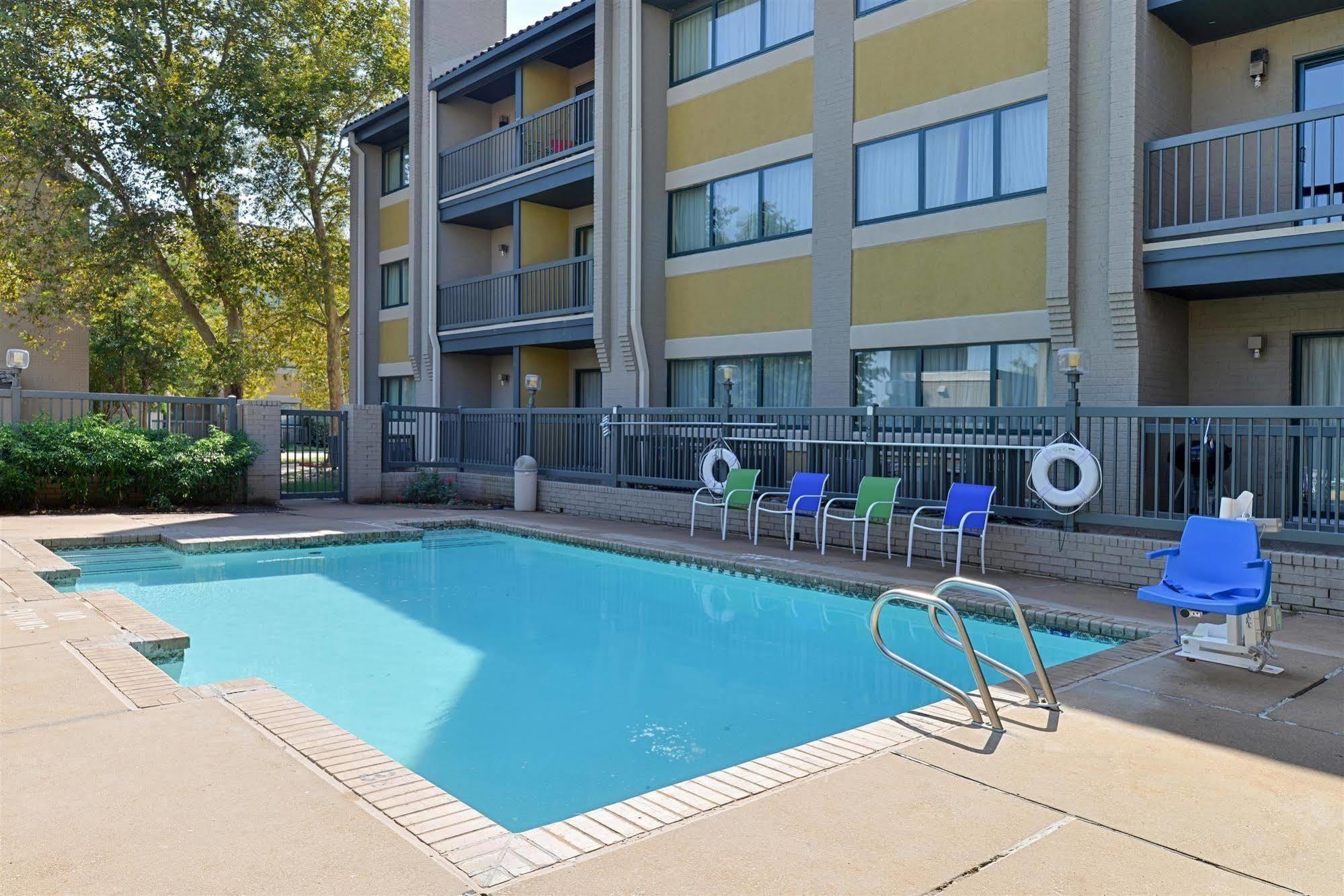 Americas Best Value Inn & Suites Extended Stay - Tulsa Eksteriør billede